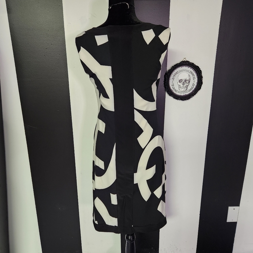 Swirled abstract tunic dress - Picture 4 of 5